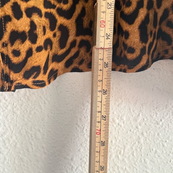 J. Crew button-up shirt in leopard crepe de chine Blouse Top Size XL - Picture 3 of 8